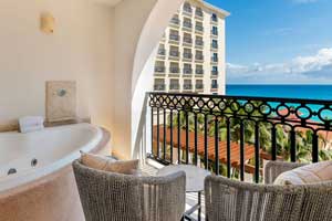 Deluxe Ocean View Room with Jacuzzi at GR Solaris Cancun