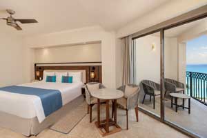 Deluxe Partial Ocean View Room at GR Solaris Cancun